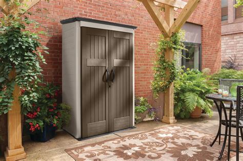 Rubbermaid Vertical Resin Outdoor Storage Shed With Floor X Ft