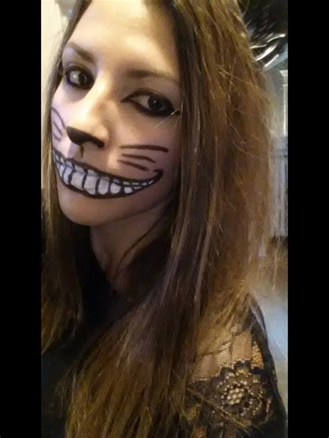 Scary cat. halloween makeup