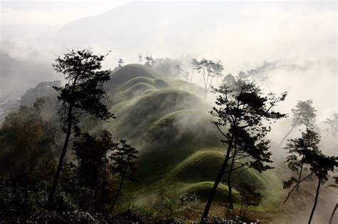 Korean Large Mounds Telegraph