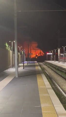 Ennesimo Incendio Vicino Alla Stazione Vasto San Salvo Youtube