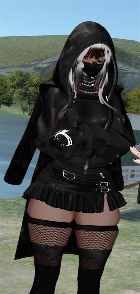 Anyone know this avatars name..? : r/VRchat