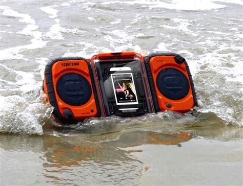 Waterproof boombox