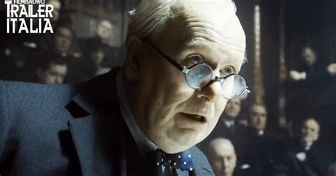 L ora più buia Gary Oldman è Churchill nel trailer ufficiale