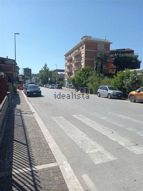 Locale A Reddito In Vendita In Via Tiburtina De Matthaeis Madonna