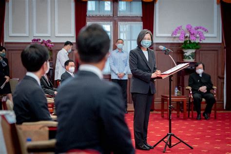 台湾の蔡英文総統、自民青年局議員団と会談 連携の重要性確認 毎日新聞