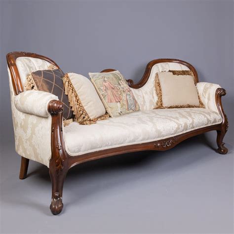 VICTORIAN SOFA – House of Chippendale