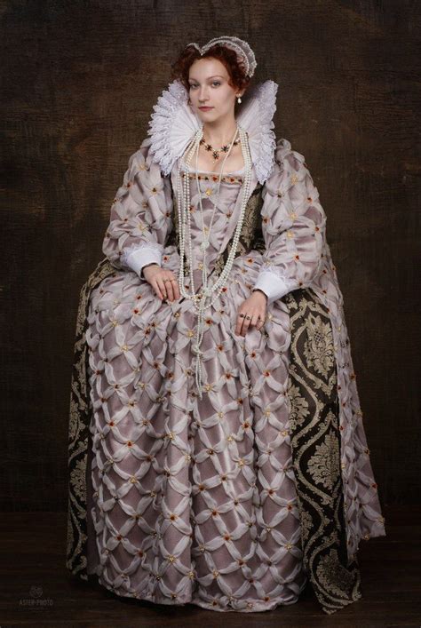 Tudor Costume | Elizabethan fashion, Elizabethan clothing, Renaissance fashion