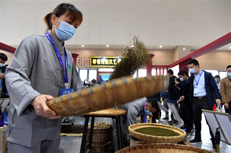 跟着总书记看中国丨让传统中医药插上现代化产业化的翅膀 新闻报道 中国共产党新闻网