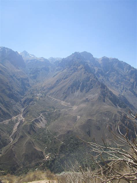 Routes Sinueuses Du Canyon De Colca Routes Transport Montagne