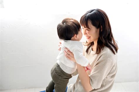 赤ちゃんの歩き始めはいつ？早い子と遅い子の特徴や気をつけたいことも紹介します ベビーシッター派遣のハニークローバー