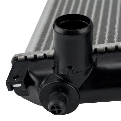 Radiator For Chevy Tracker Suzuki Vitara Grand Vitara Sidekick