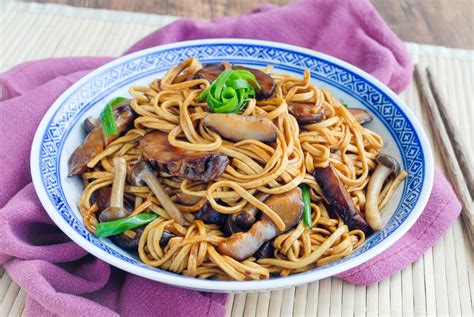 Chinese Braised Mushroom Noodles