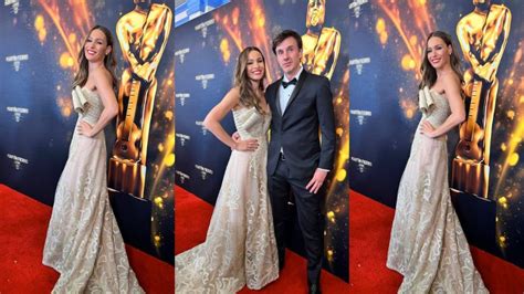 Pampita Deslumbr Con Un Vestido Gold En Los Mart N Fierro Latino Miami