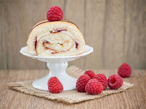 Gâteau roulé à la framboise Recette de Gâteau roulé à la framboise