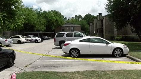 Homicide Detectives Investigate Body Found At North Harris County Apartment Abc13 Houston