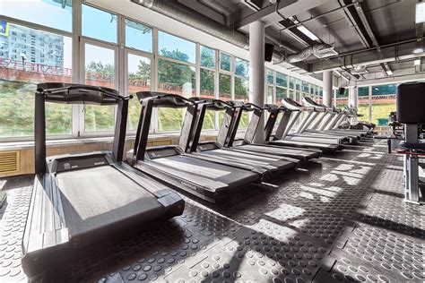 Фитнес-клуб Alex Fitness у метро Юго-Западная