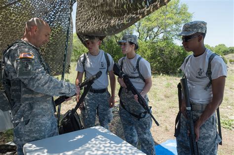 Recruit Sustainment Program Soldiers Participate In Strong Flickr