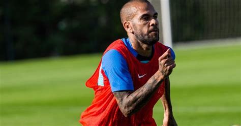 Dani Alves Anuncia Que Regresa A Pumas En Medio De Acusaci N Por