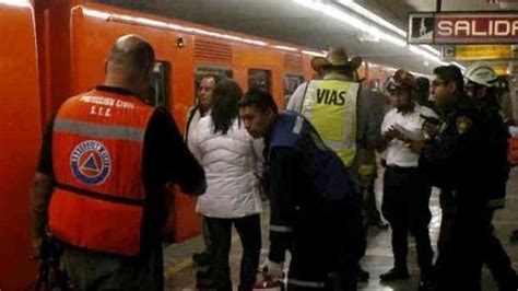 Polic As Evitan Que Mujer Se Arroje A Las V As En Metro Panteones