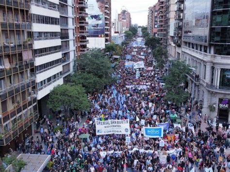 Marcha Federal Universitaria Masiva Movilizaci N En C Rdoba