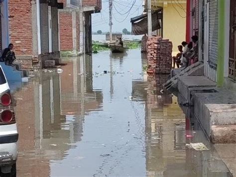 Ganges Water Level Near Danger Mark In Unnao उन्नाव में गंगा का