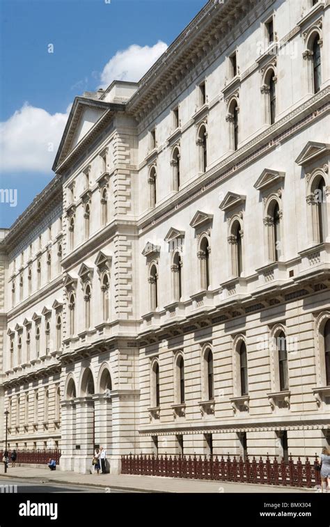 Whitehall government buildings street hi-res stock photography and ...