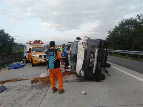 Kecelakaan Tol Semarang Solo Innova Hantam Grandmax Korban Tewas