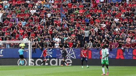 LaLiga denuncia insultos al árbitro en el Osasuna Betis