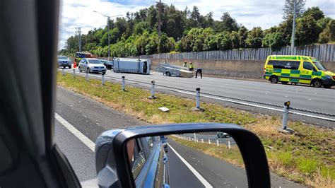Bus Directions to Woodall Southbound Motorway Services 29