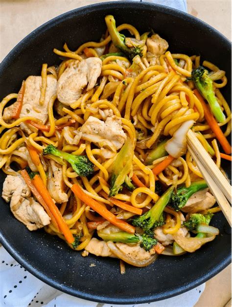 Stir Fried Hokkien Noodles With Vegetables Hokkien Char Mee Dinner