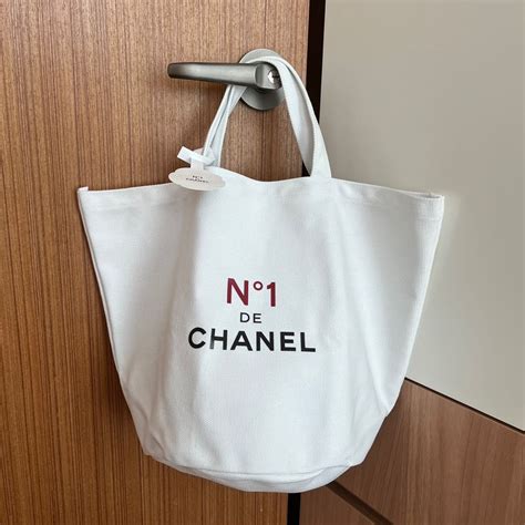 Chanel N1 De Chanel Tote Luxury Bags Wallets On Carousell