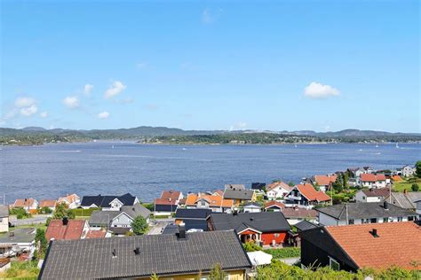 Innholdsrik Enebolig Med Panoramautsikt Stor Eiet Tomt Garasje Og