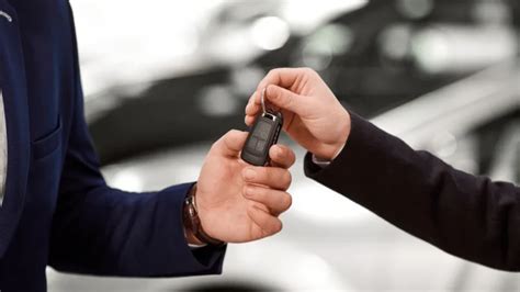 Selling Your Vehicle: Manage & Negotiate Offers Effectively