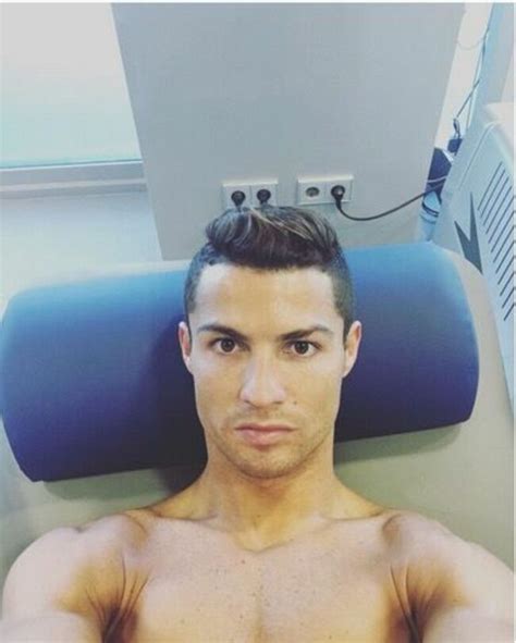 Photos Découvrez Cristiano Ronaldo Avant La Chirurgie Esthétique Et