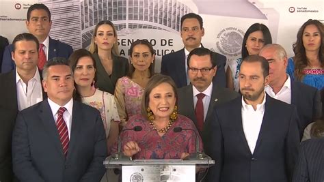 Xóchitl Gálvez presenta iniciativa para regular los gobiernos de