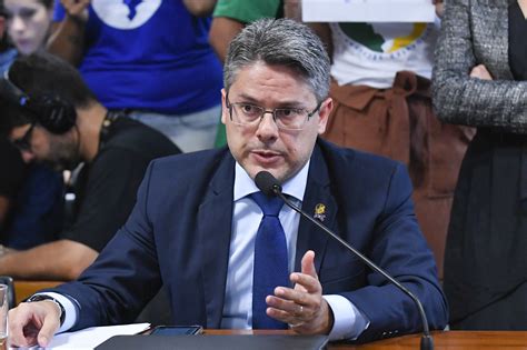 Senador Alessandro Veira protocola mandado de segurança no STF contra