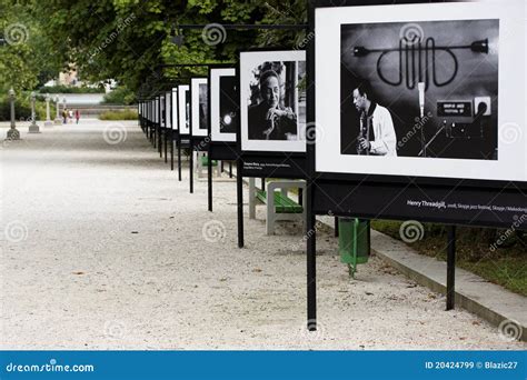 Exposici N Al Aire Libre De La Fotograf A Imagen De Archivo Editorial