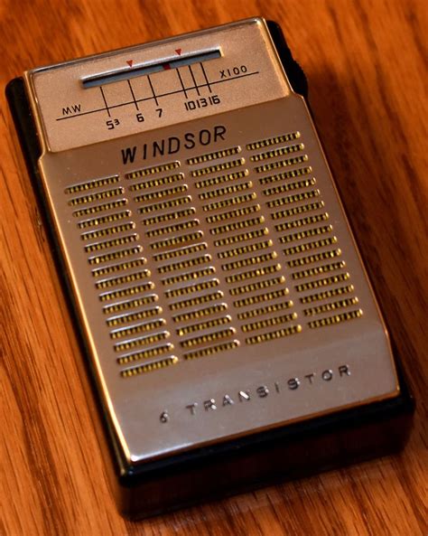 Vintage Windsor Transistor Radio Model Am Band Transistors