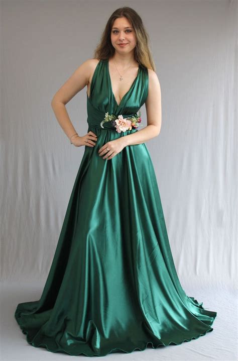 Rochie Versatila Lunga Domnisoare De Onoare Din Satin Verde Padure