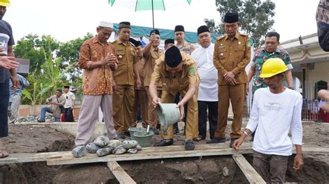 Letakkan Batu Pertama Pembangunan Masjid Raya Al Ikhlas Desa Banyumas