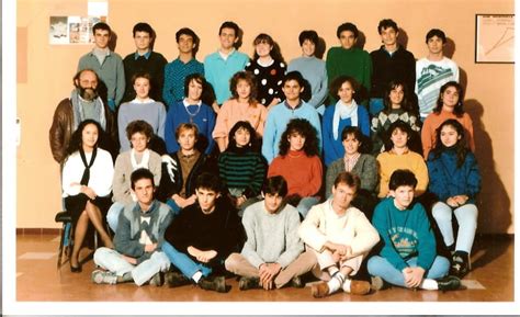 Photo de classe Terminal D de 1988 Lycée Maurice Genevoix Copains d