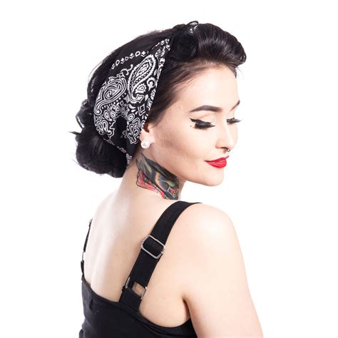 Bandana Im Rockabilly Style Schwarz Mit Paisley Muster Voodoomaniacs