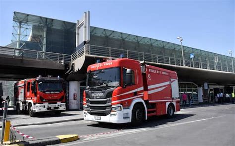 Aeroporto Di Catania Dopo L Incendio Al Via Le Operazioni Di Bonifica