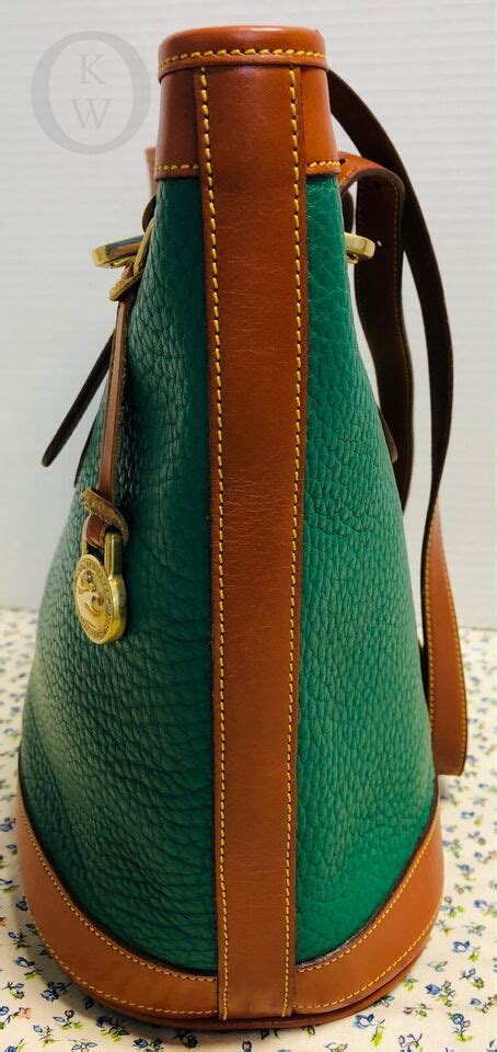 RARE Vintage Dooney Bourke Kelly GREEN AWL R307 Small Bucket Bag