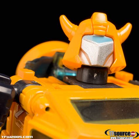 MP-21 Masterpiece Bumblebee Battle Mask & Coin Update - Transformers ...