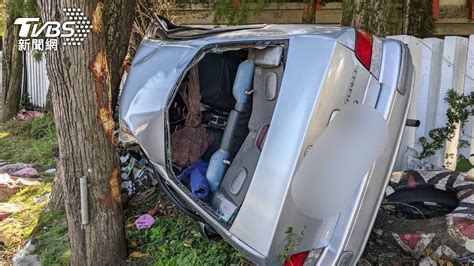 南投仁愛鄉車禍自小客失控撞路樹側翻 釀1死3傷│內出血│煞車失靈│自小客車│tvbs新聞網