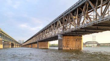 Honoré Mercier Bridge stroyone