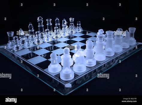 Glass chess set hi-res stock photography and images - Alamy