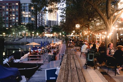 Outdoor Dining Chicago Restaurants With Great Patios Choose Chicago