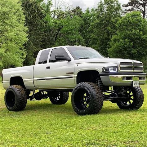 What To Expect From A Custom Lifted Truck In 2022 Jacked Up Trucks Trucks Dodge Diesel Trucks